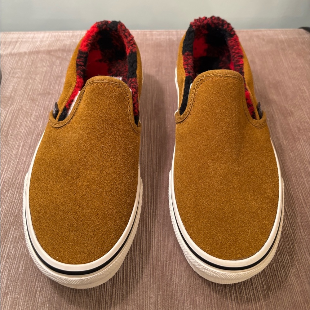 Vans Classic Slip-On Cozy Hug sneakers in Golden Brown Men Sz 4 Women 5.5